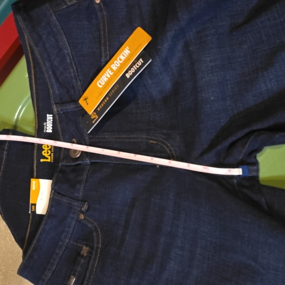 Lee Curvy fit Bootcut jeans NWT. Rebel wash, size 12 - Picture 8 of 8